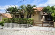 ALUGO  Casa  BOMBINHAS SC   BRAZIL BEACH